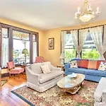 Redwood Bed And Breakfast