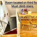 Redwood Bed And Breakfast
