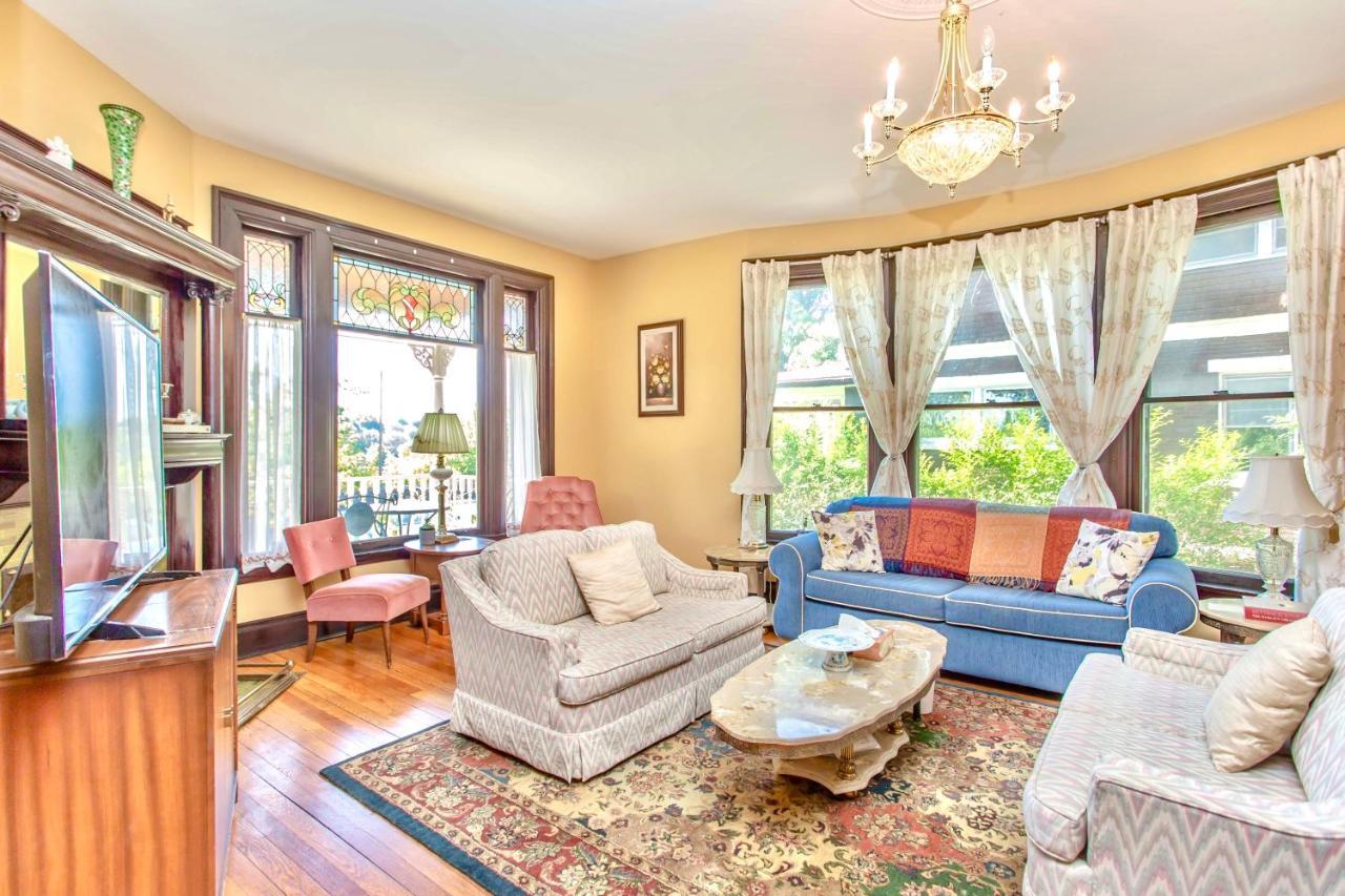 Bed & Breakfast Redwood Niagara Falls