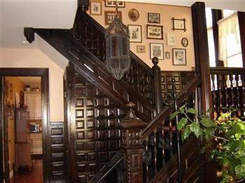 Redwood Bed & Breakfast
