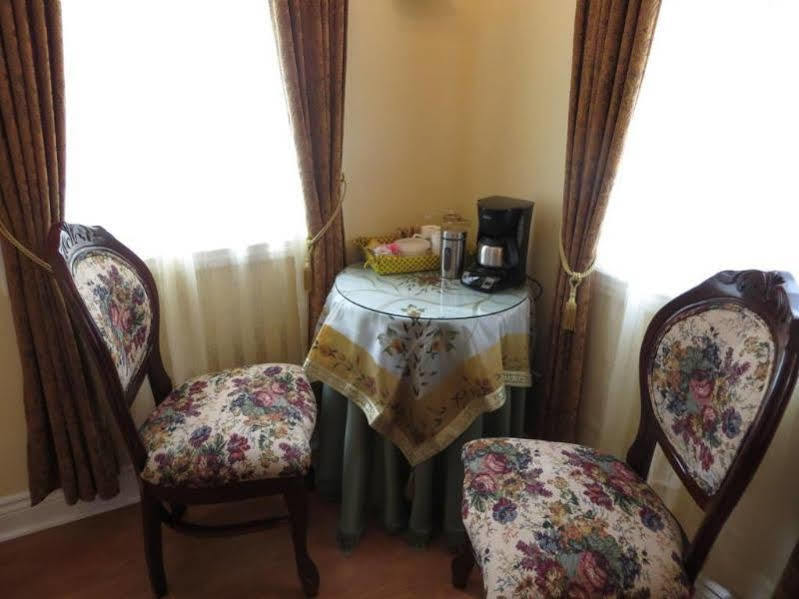 Redwood Bed & Breakfast 3*