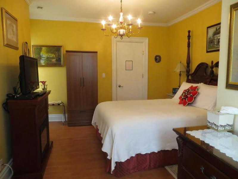 Redwood Bed & Breakfast 3*