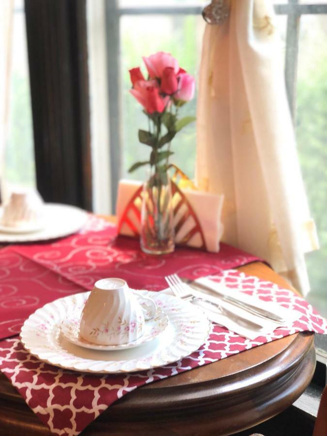 Redwood Bed & Breakfast 3*