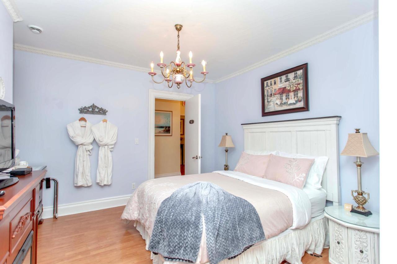 Bed & Breakfast Redwood Niagara Falls
